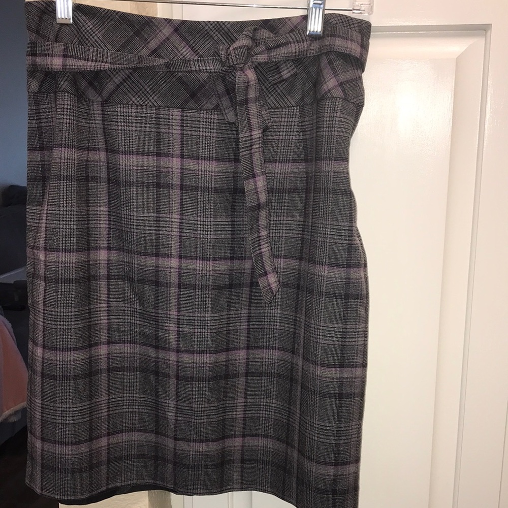 HP 🎉 3for $15 🦋🦋 H&M grey and purple plaid skirt